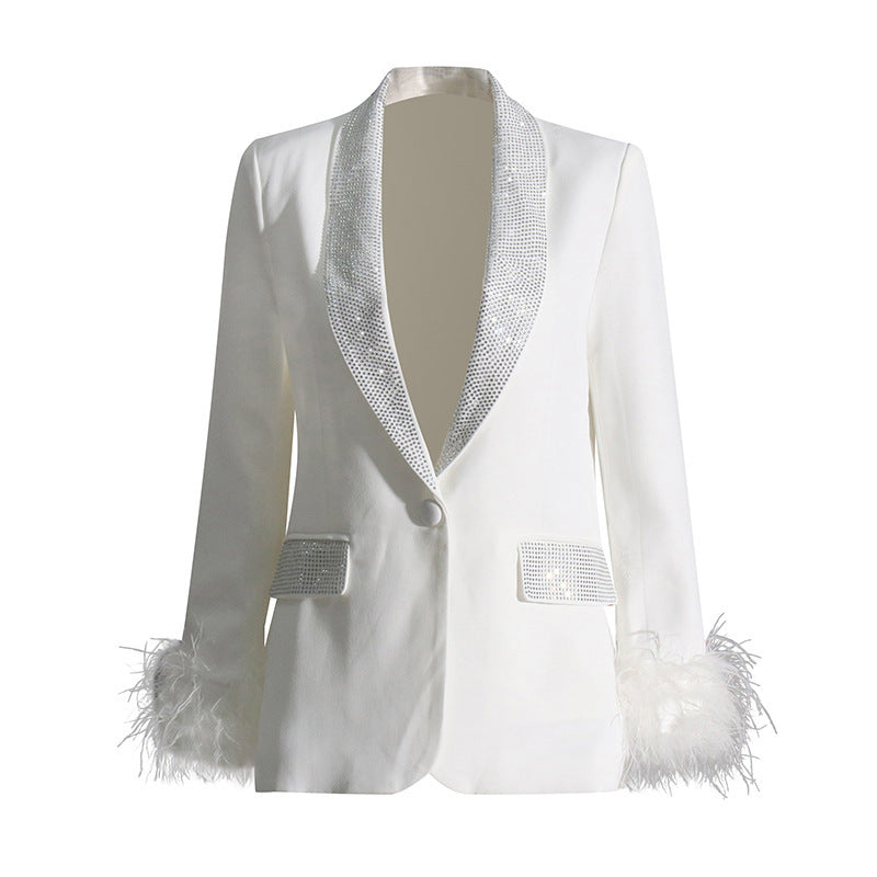 Elegant and trendy little suit for women