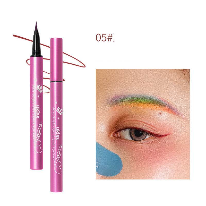 Crayon eye-liner de couleur waterproof - Style & confort