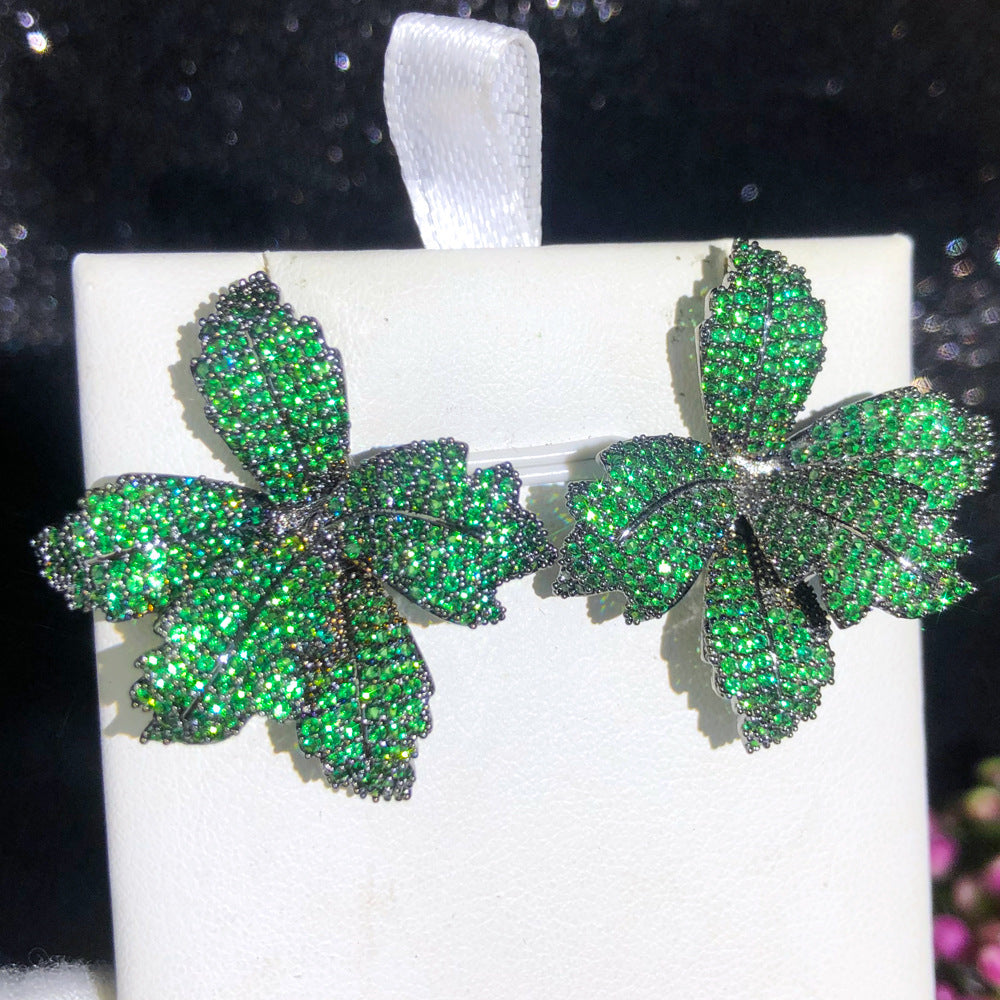 Simple and high quality earrings for women