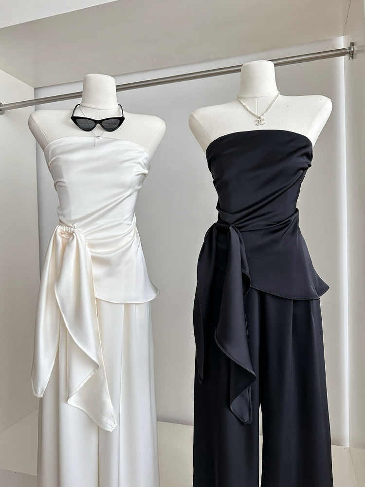 Set aus unregelmäßigem Tube-Top, Weste, hoher Taille und lässigen Hosen mit weitem Bein
