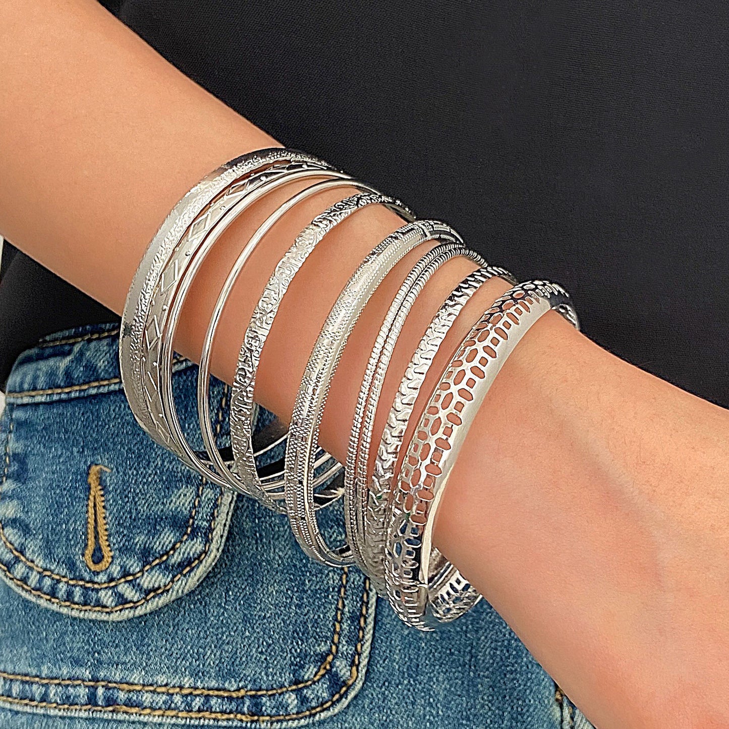 10 Pcs Retro Ethnischen Stil Legierung Breite Armbänder Gold Glänzend