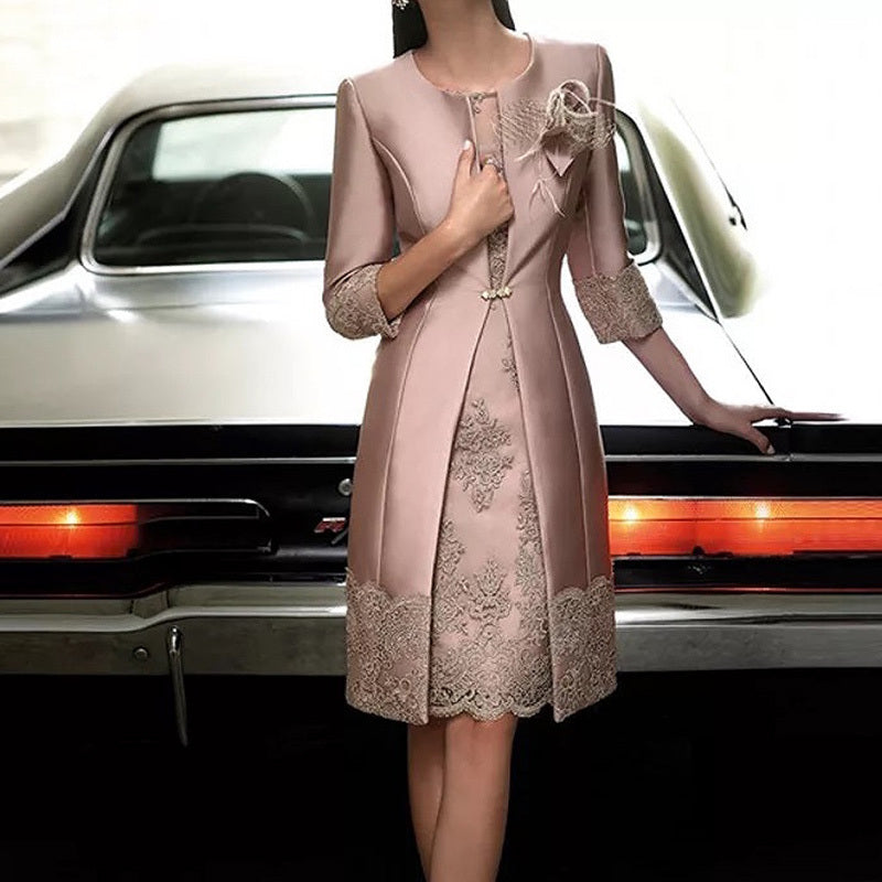 Simple mid-length satin toast suit