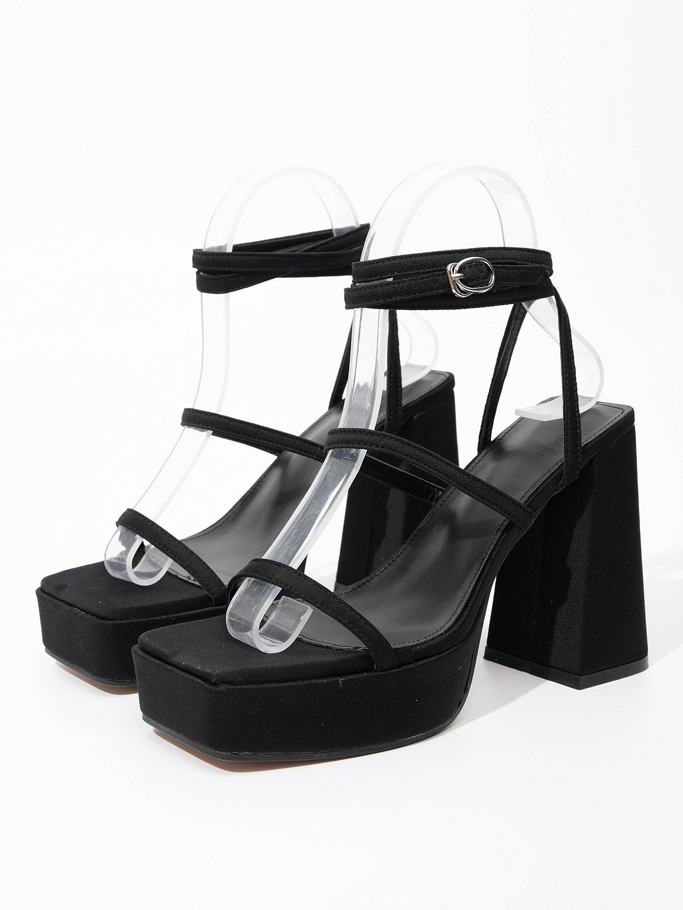 Sandales à talons hauts et brides à boucle - Style & confort