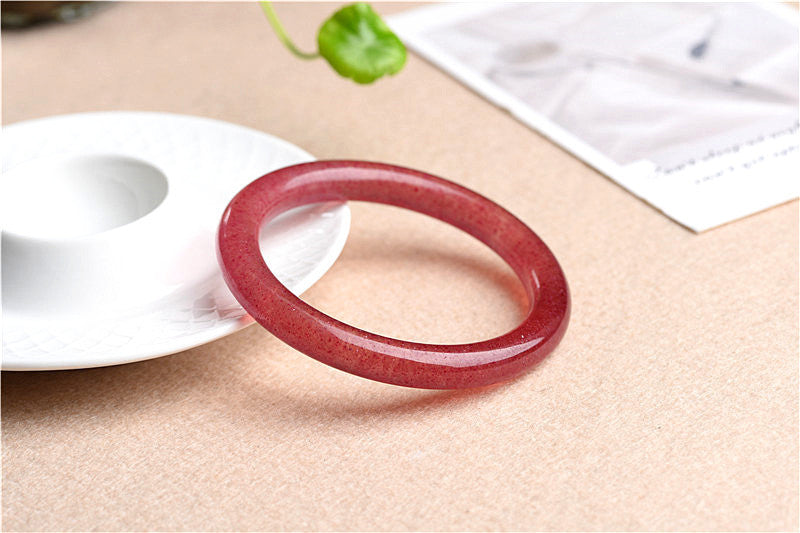 Trendy natural strawberry crystal bracelet