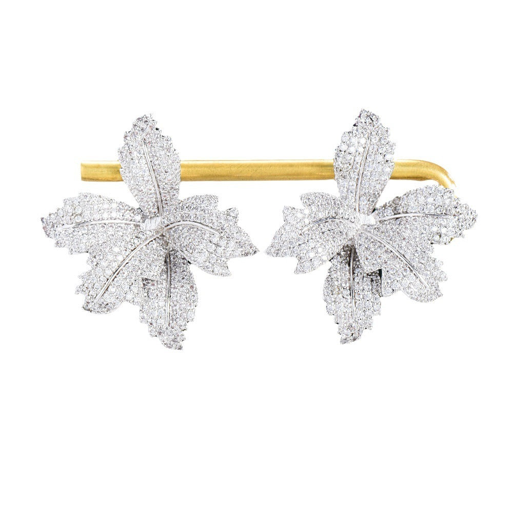Simple and high quality earrings for women