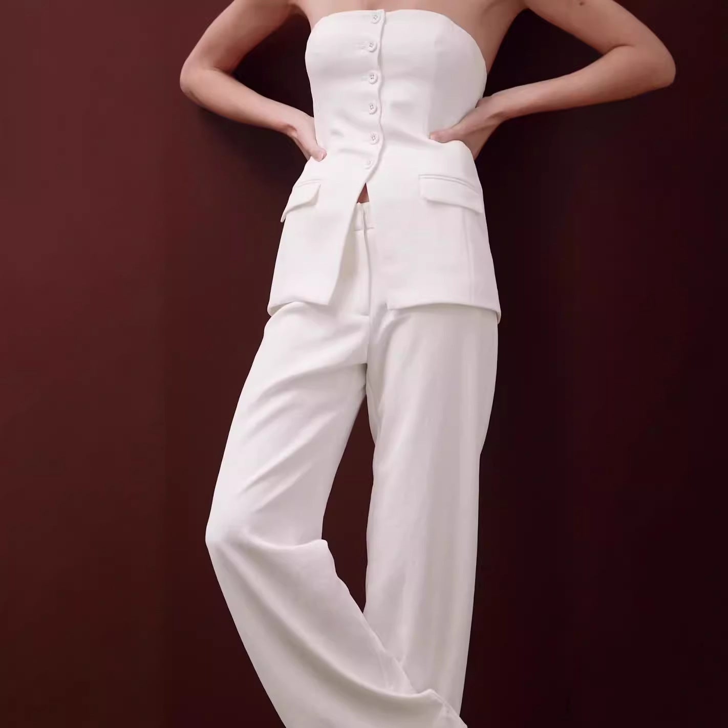 Elegantes Damen-Set aus Oberteil und gerader Hose, trendiges ärmelloses Oberteil mit Knöpfen