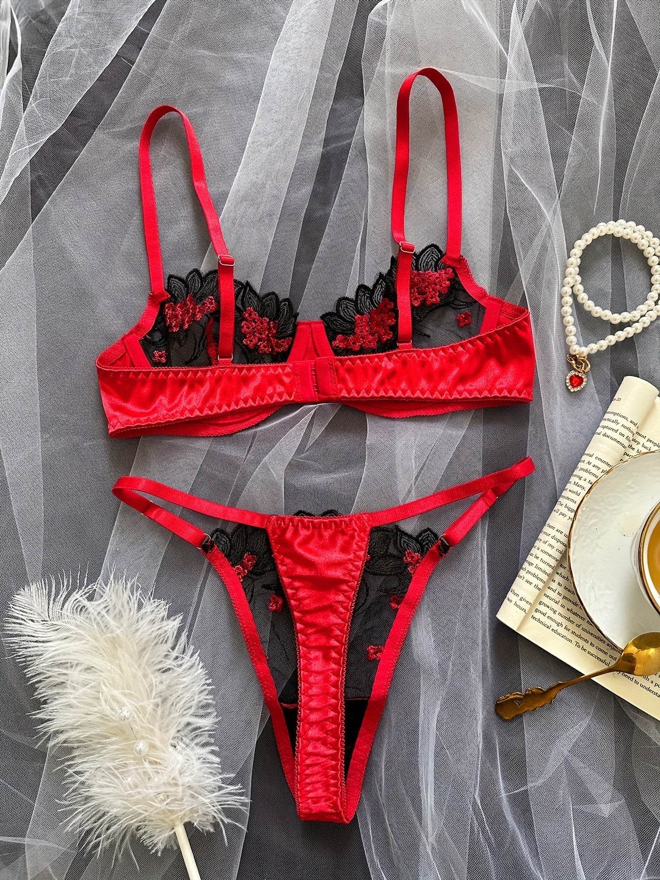 Lingerie transparente brodée en maille chaude multicolore pour la Saint-Valentin - Style & confort