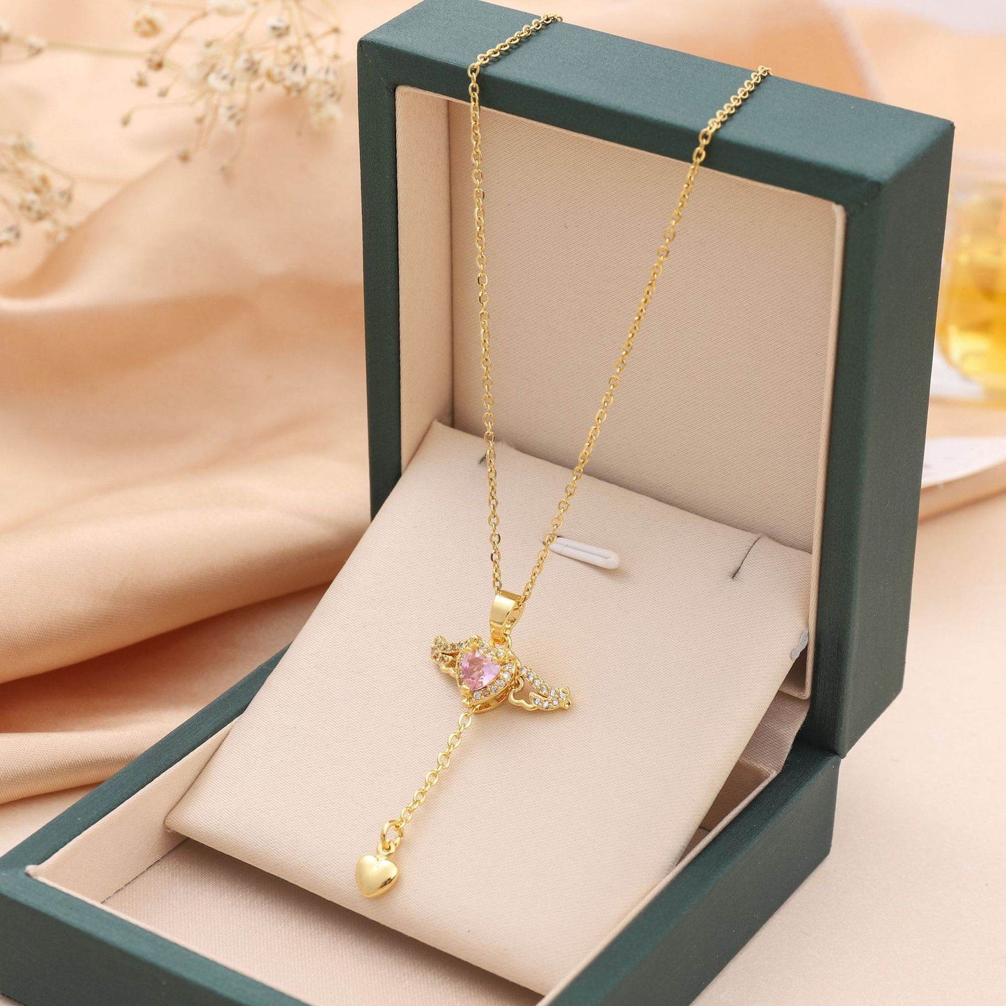 Collier à pompon en forme de cœur et d'ailes d'ange - Style & confort