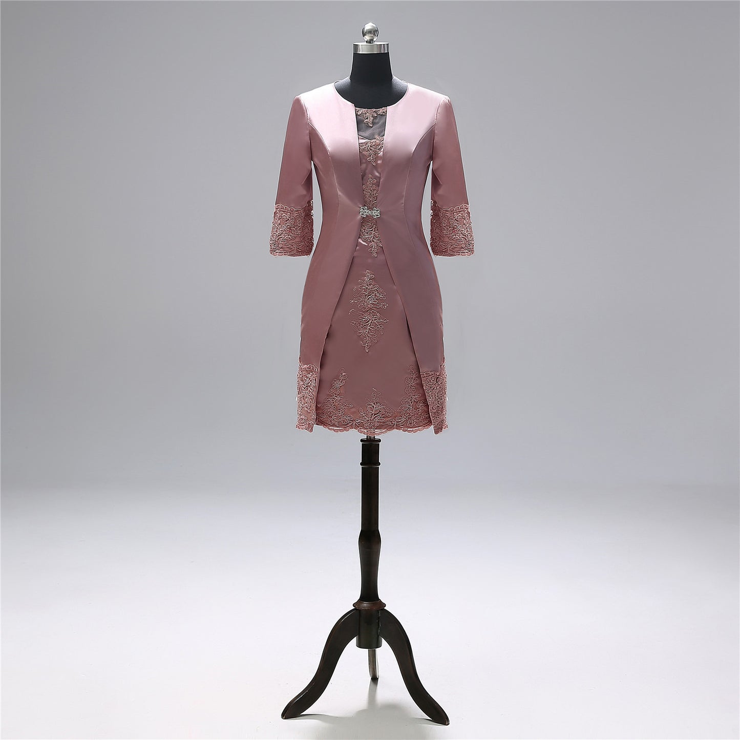 Simple mid-length satin toast suit