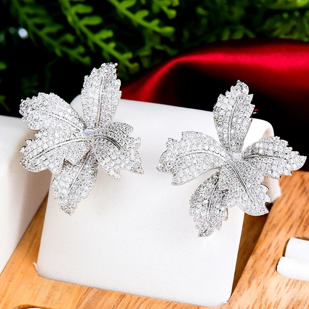 Simple and high quality earrings for women