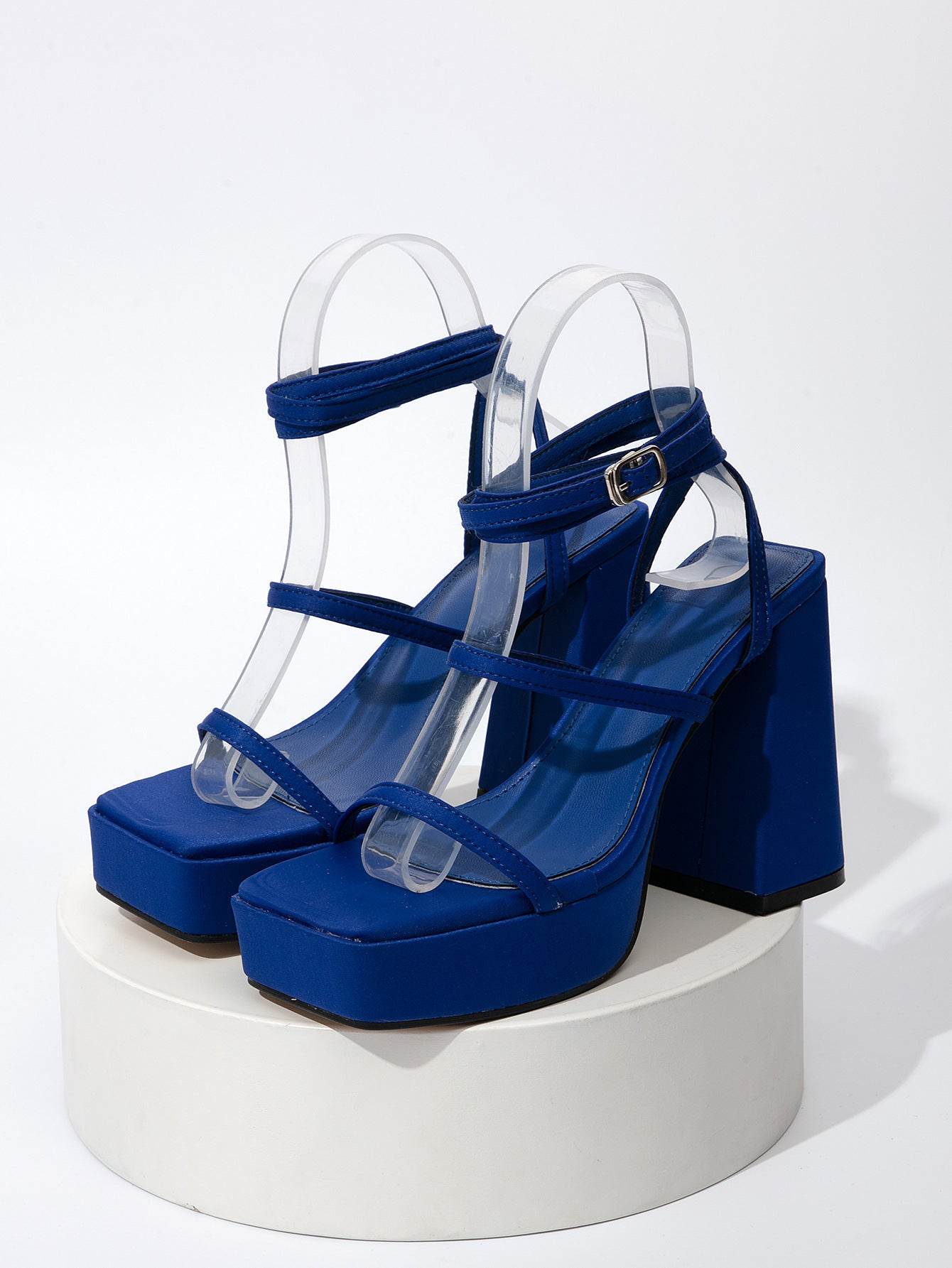 Sandales à talons hauts et brides à boucle - Style & confort