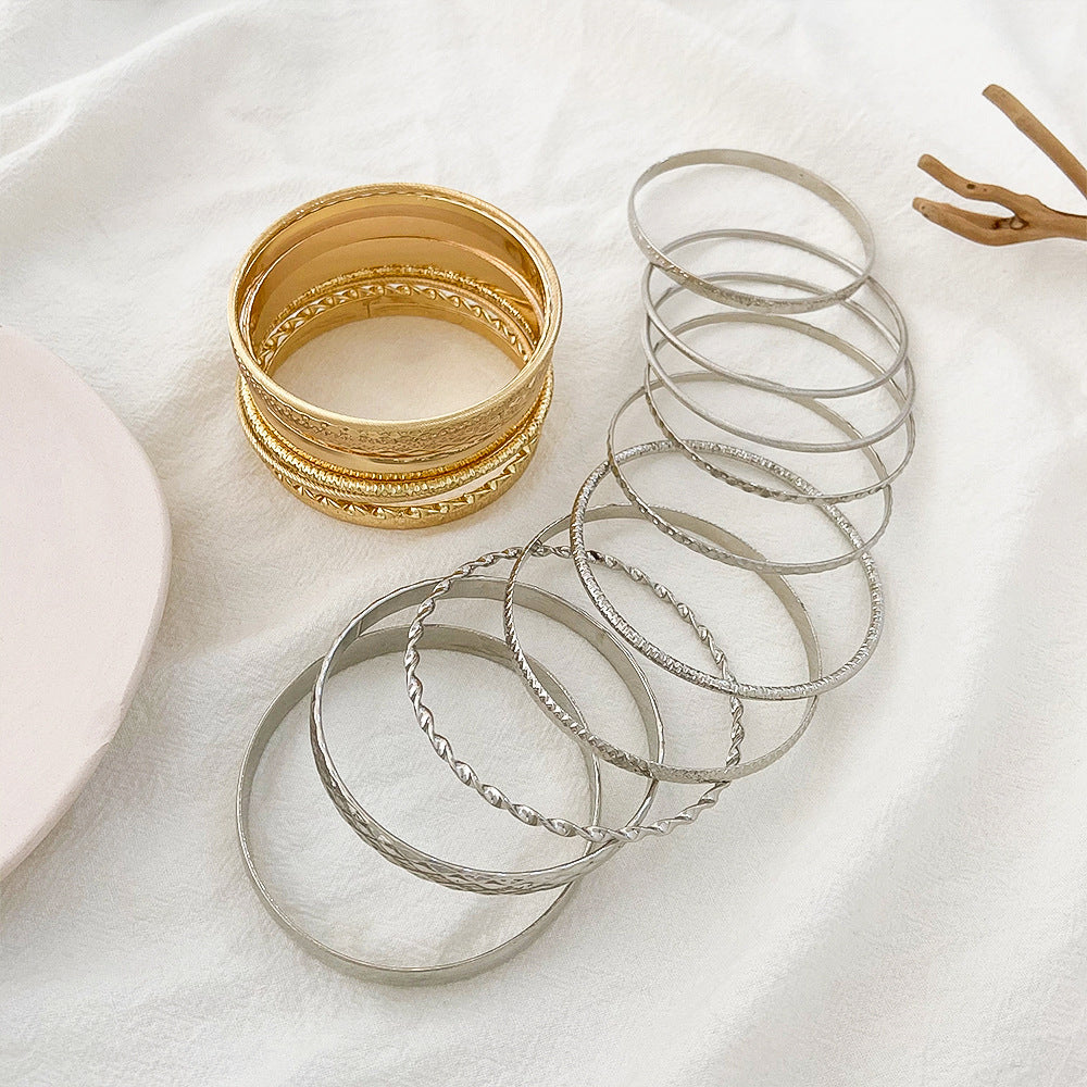 10 Pcs Retro Ethnischen Stil Legierung Breite Armbänder Gold Glänzend