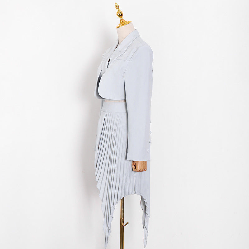 Beveled pleated skirt suit