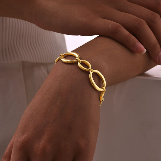 Simple geometric large chain bracelet