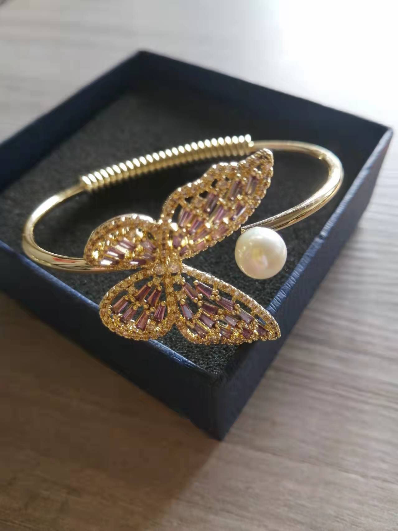Vintage hollow out bracelet for women