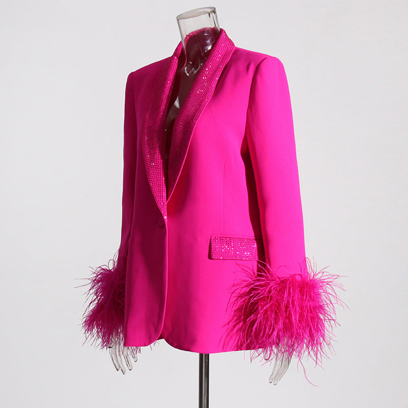 Elegant and trendy little suit for women
