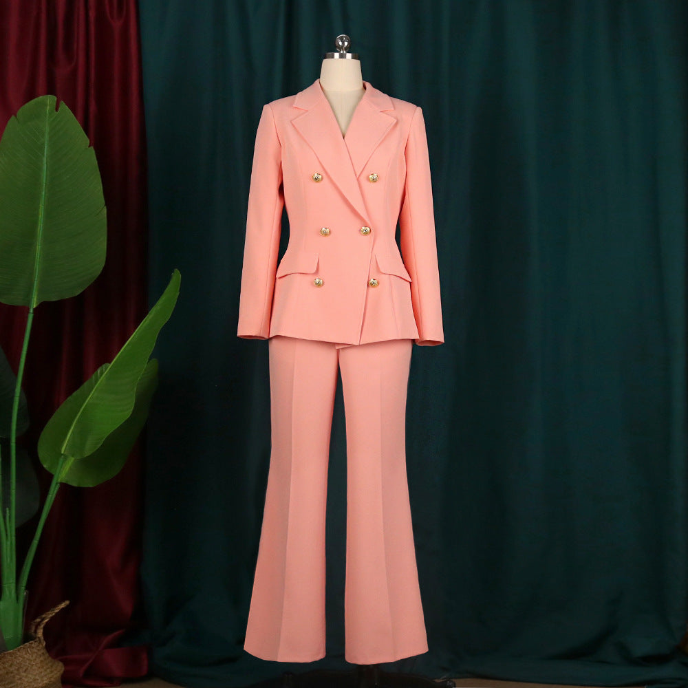 Suit: High-waisted loose-fitting pants, long-sleeved jacket with lapels