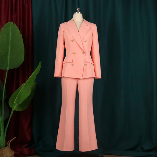 Suit: High-waisted loose-fitting pants, long-sleeved jacket with lapels
