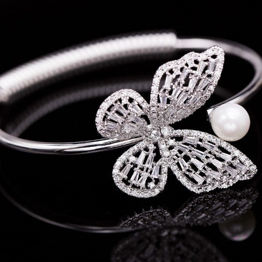 Vintage hollow out bracelet for women