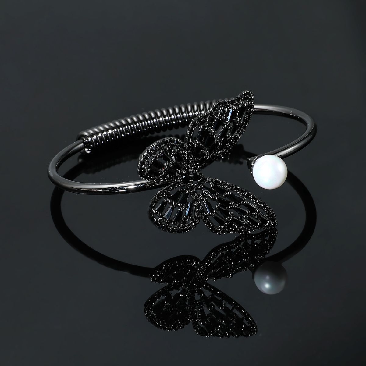 Vintage hollow out bracelet for women