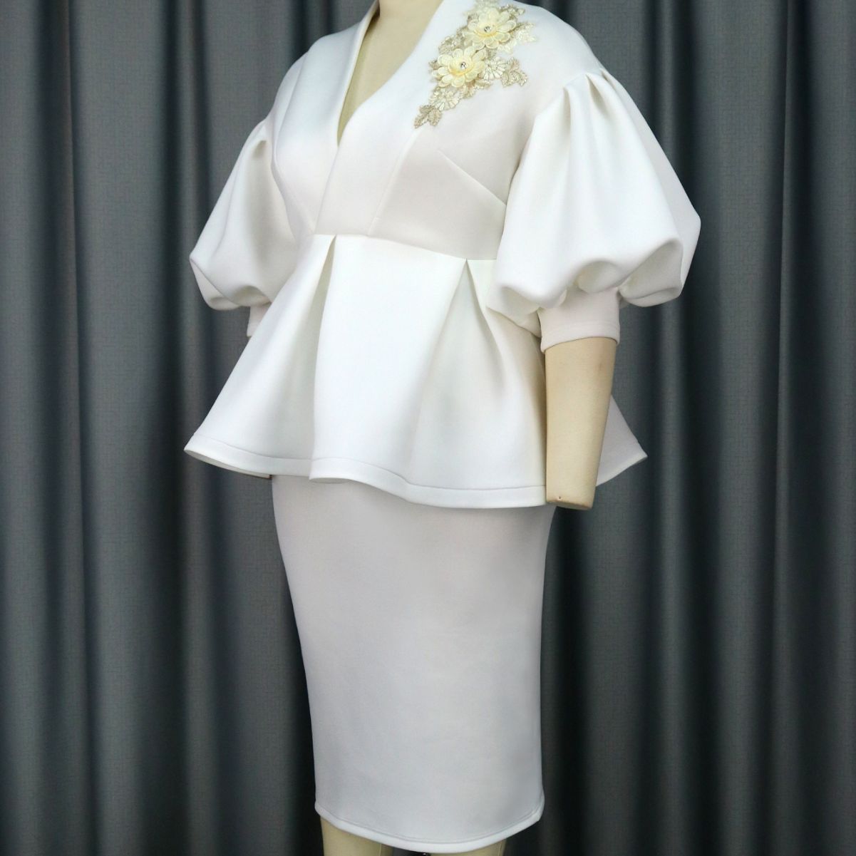 Solid color lantern sleeve suit