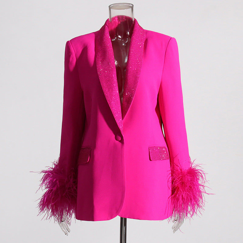 Elegant and trendy little suit for women
