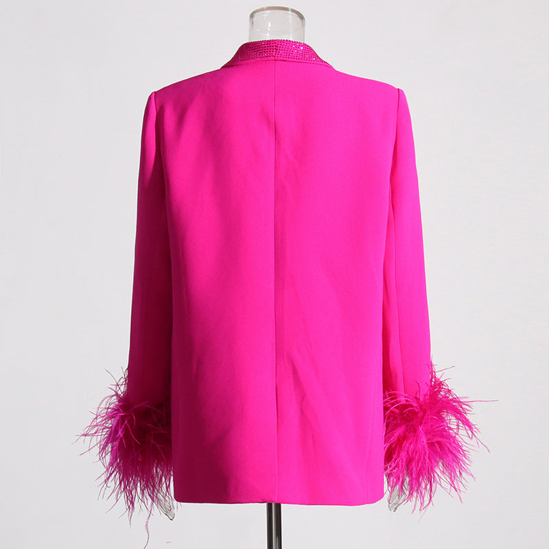 Elegant and trendy little suit for women