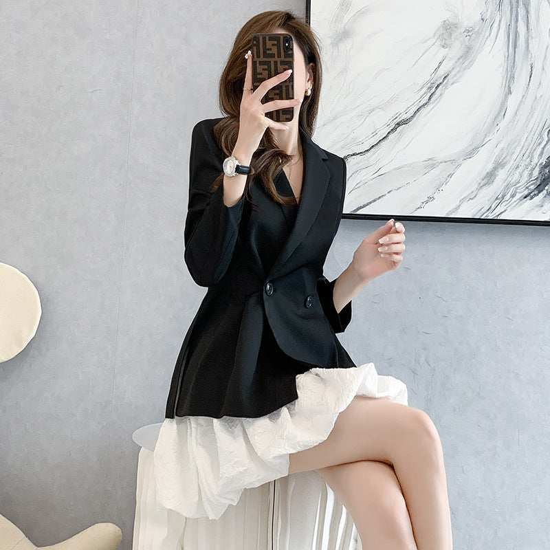 Two-piece set for women, small suit and short white skirt