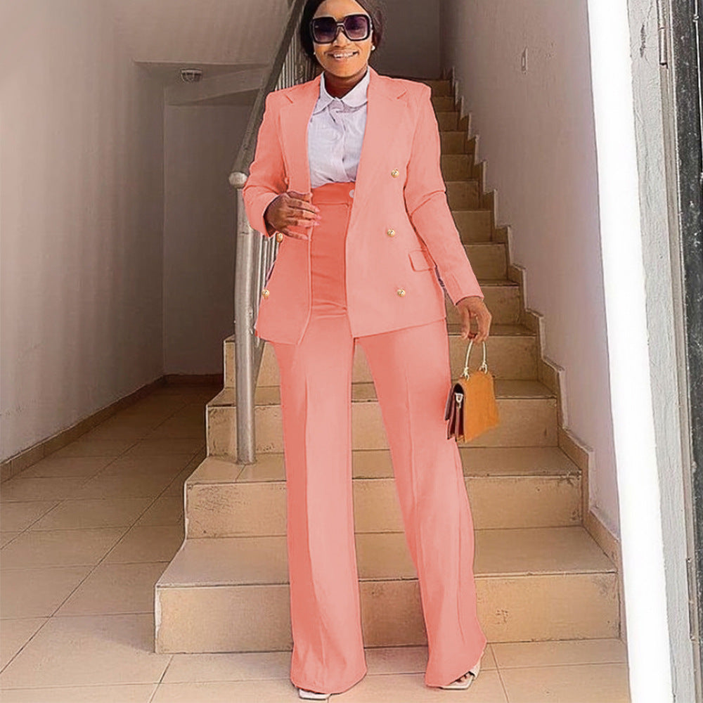Suit: High-waisted loose-fitting pants, long-sleeved jacket with lapels
